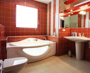 Ванная комната отделанная керамической плиткой