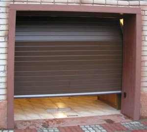 Секционные ворота для гаража: преимущества и выбор