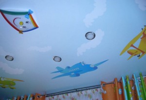 Натяжной потолок с изображением воздушного змея